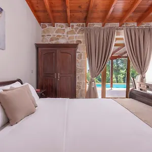 Alia Palace & Пефкохори
